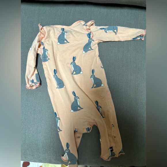 Tea Collection Ruffle Shoulder Romper - Picture 6 of 6